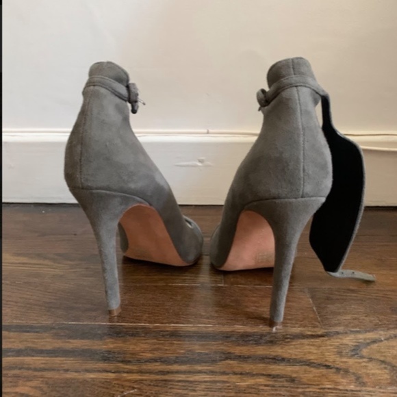 Elie Tahari Gray Suede Open Toe Pumps - Picture 5 of 9
